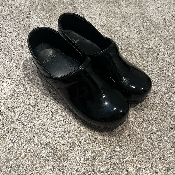 Dansko shoes - Picture 2 of 5